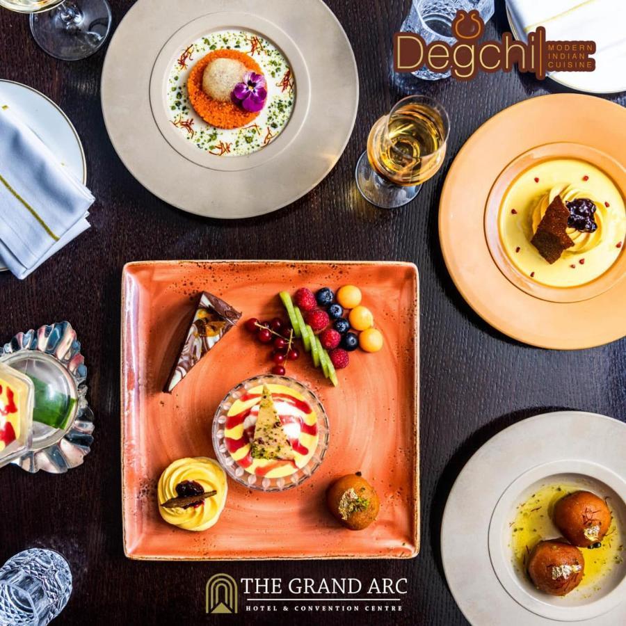 The Grand Arc Hotel & Convention Centre Shahjahanpur Ngoại thất bức ảnh