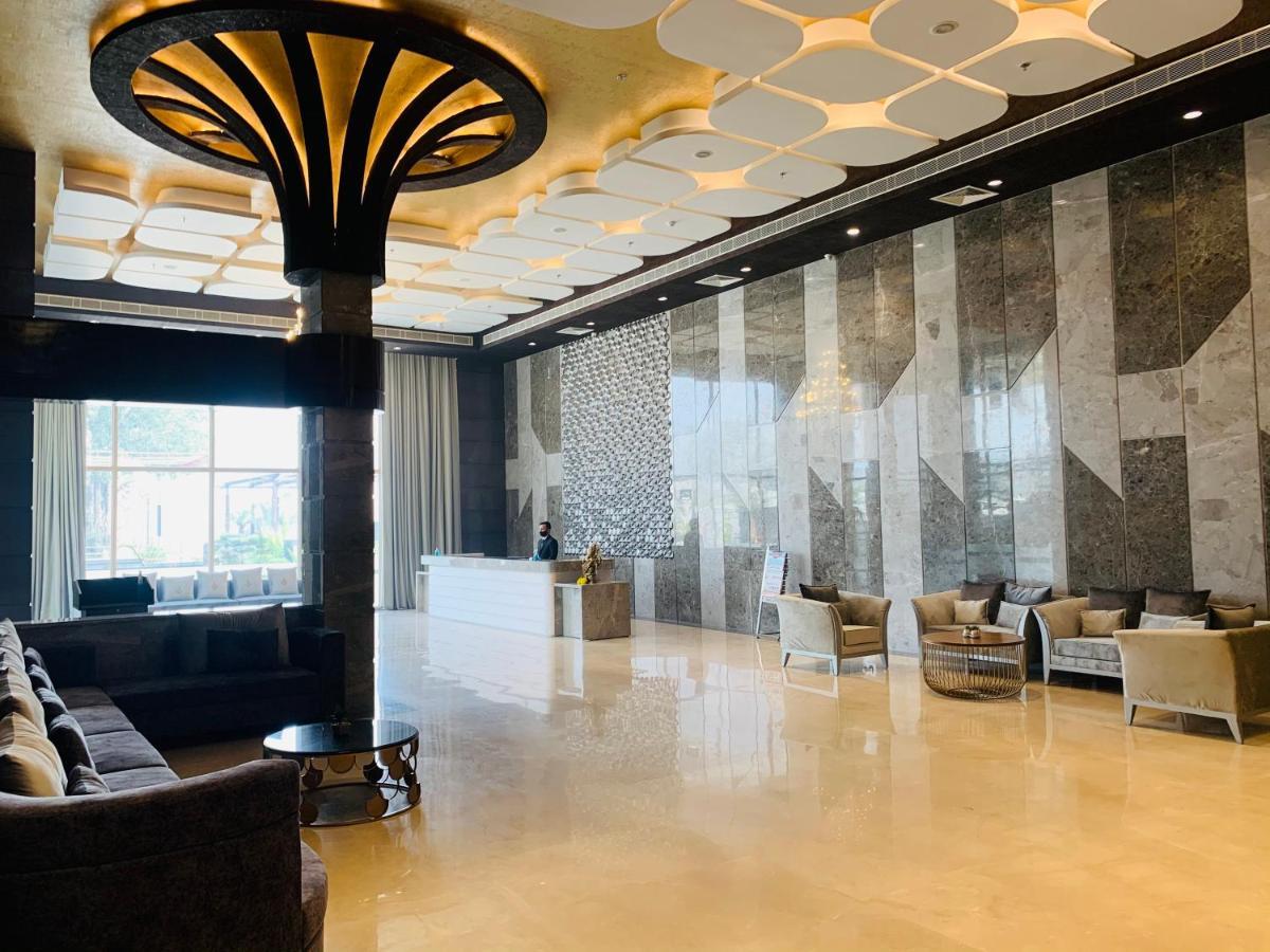 The Grand Arc Hotel & Convention Centre Shahjahanpur Ngoại thất bức ảnh