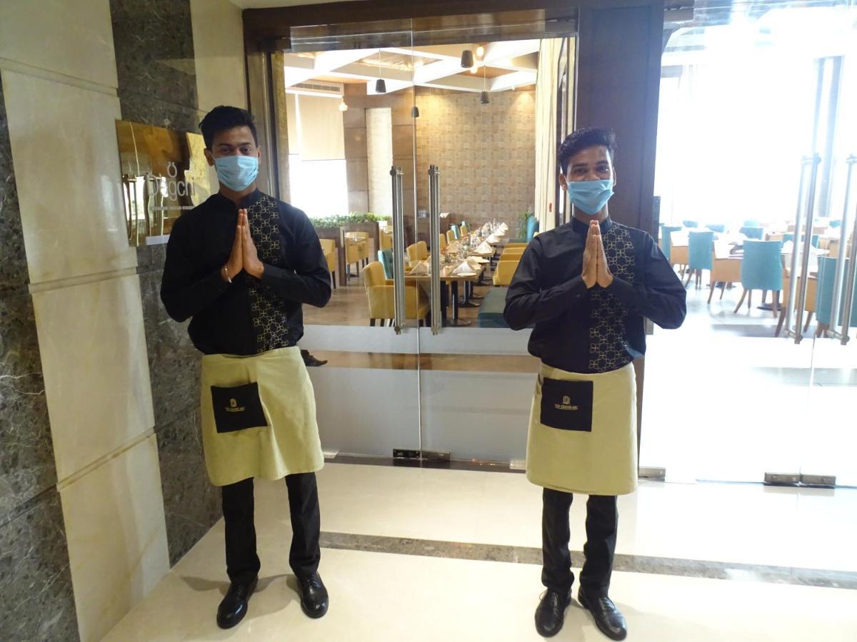 The Grand Arc Hotel & Convention Centre Shahjahanpur Ngoại thất bức ảnh