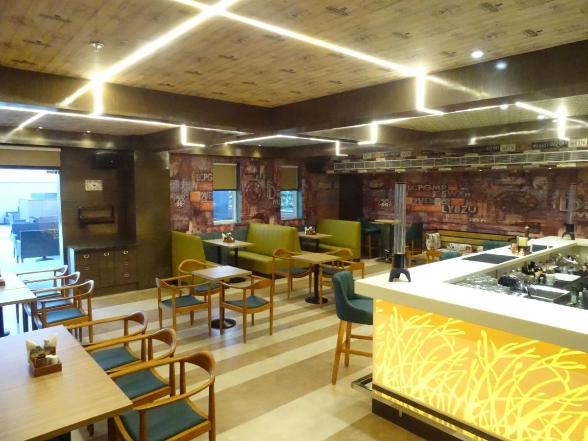 The Grand Arc Hotel & Convention Centre Shahjahanpur Ngoại thất bức ảnh