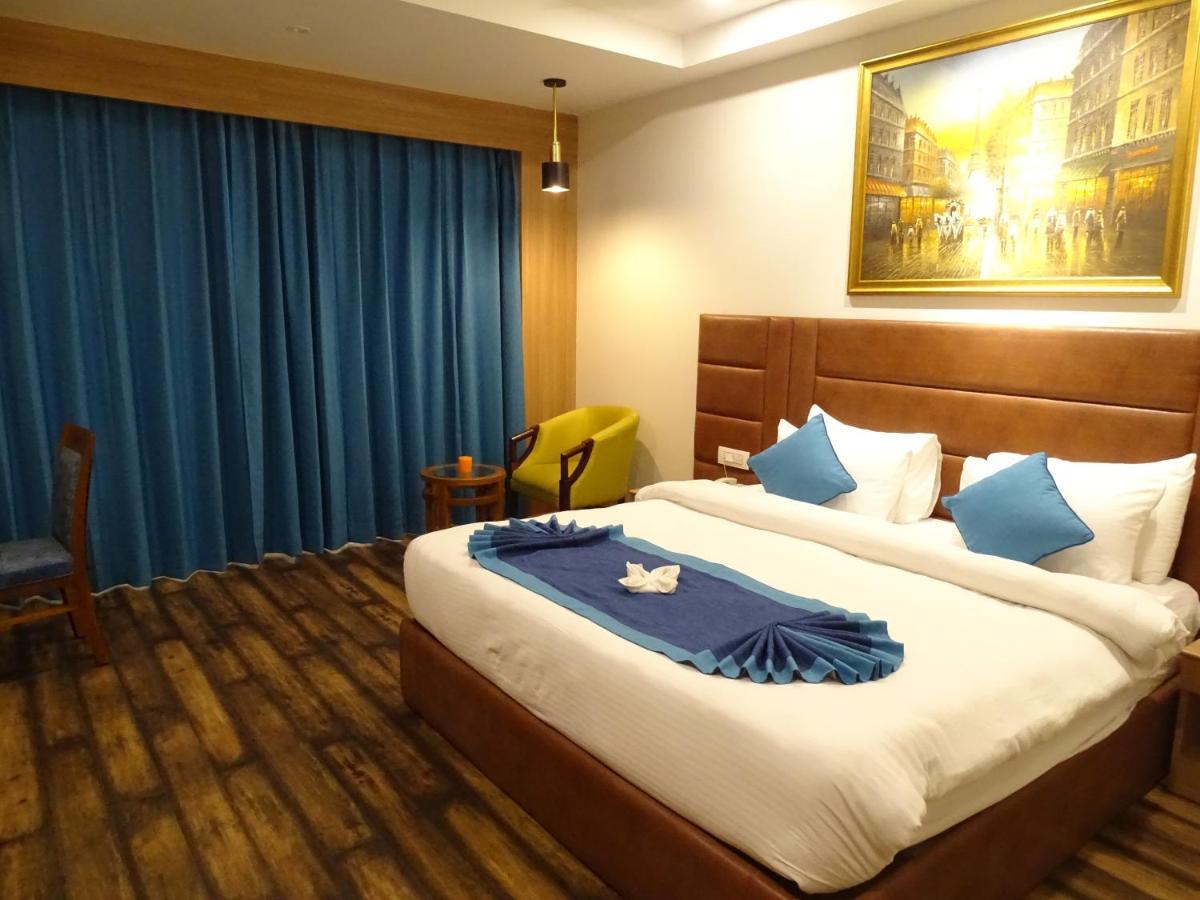 The Grand Arc Hotel & Convention Centre Shahjahanpur Ngoại thất bức ảnh