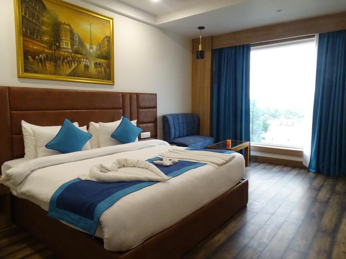 The Grand Arc Hotel & Convention Centre Shahjahanpur Ngoại thất bức ảnh