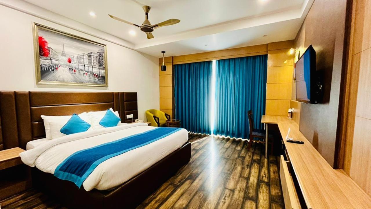 The Grand Arc Hotel & Convention Centre Shahjahanpur Ngoại thất bức ảnh