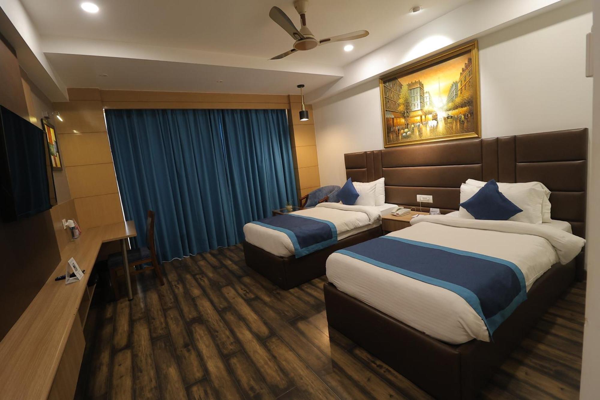 The Grand Arc Hotel & Convention Centre Shahjahanpur Ngoại thất bức ảnh