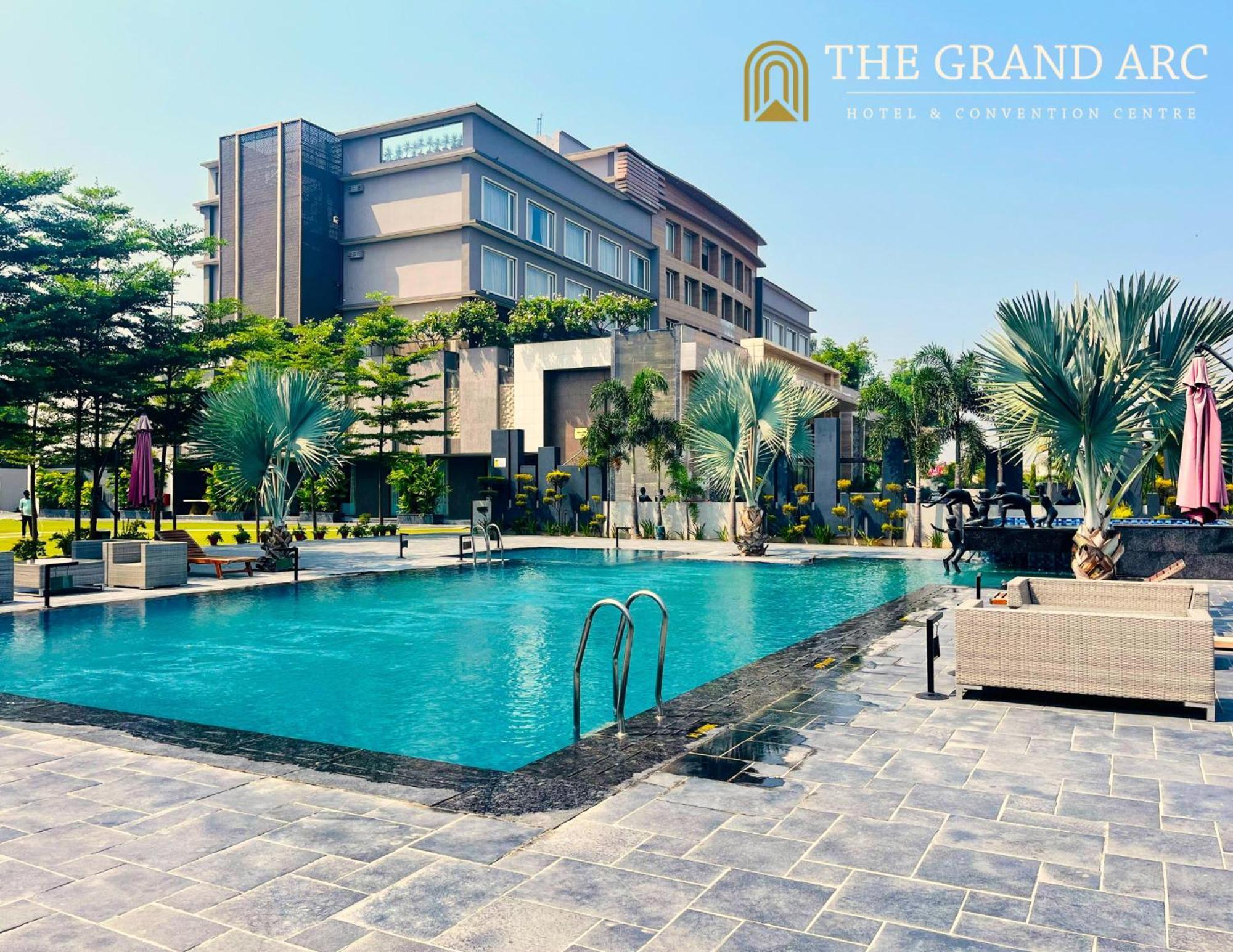 The Grand Arc Hotel & Convention Centre Shahjahanpur Ngoại thất bức ảnh