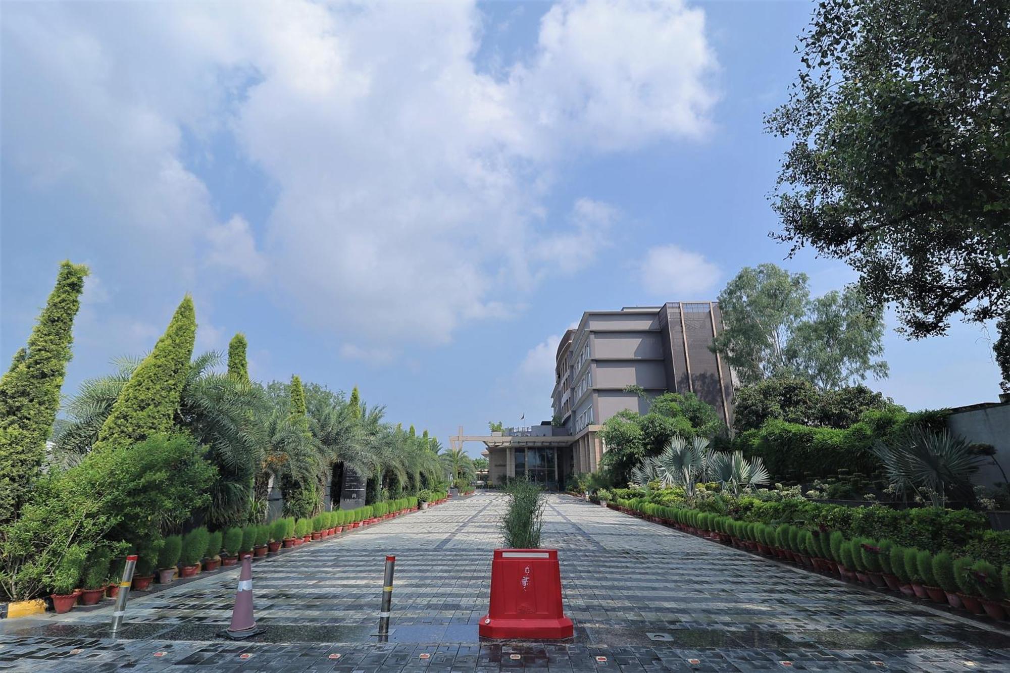 The Grand Arc Hotel & Convention Centre Shahjahanpur Ngoại thất bức ảnh